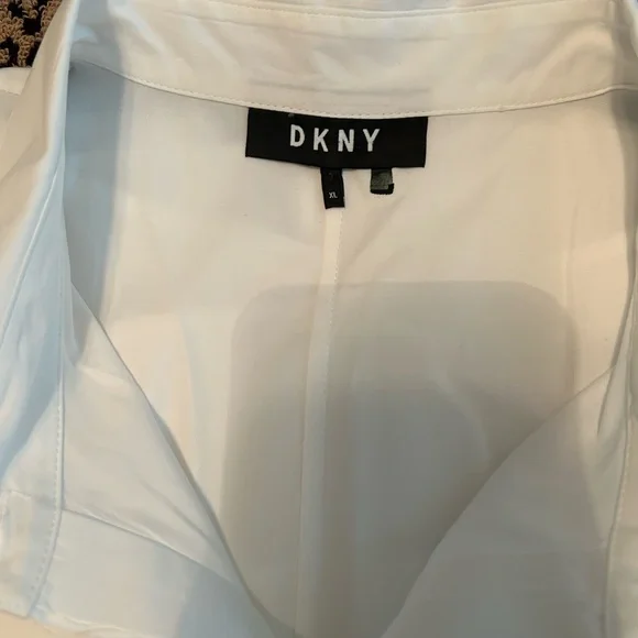 NWOT Donna Karan Cold Shoulder Crisp White Button Down Shirt - Picture 10 of 11
